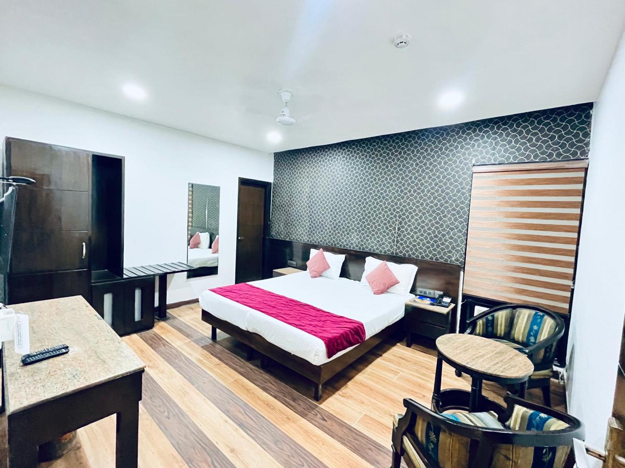 Ganga Ashoka Hotel Risikés Kültér fotó