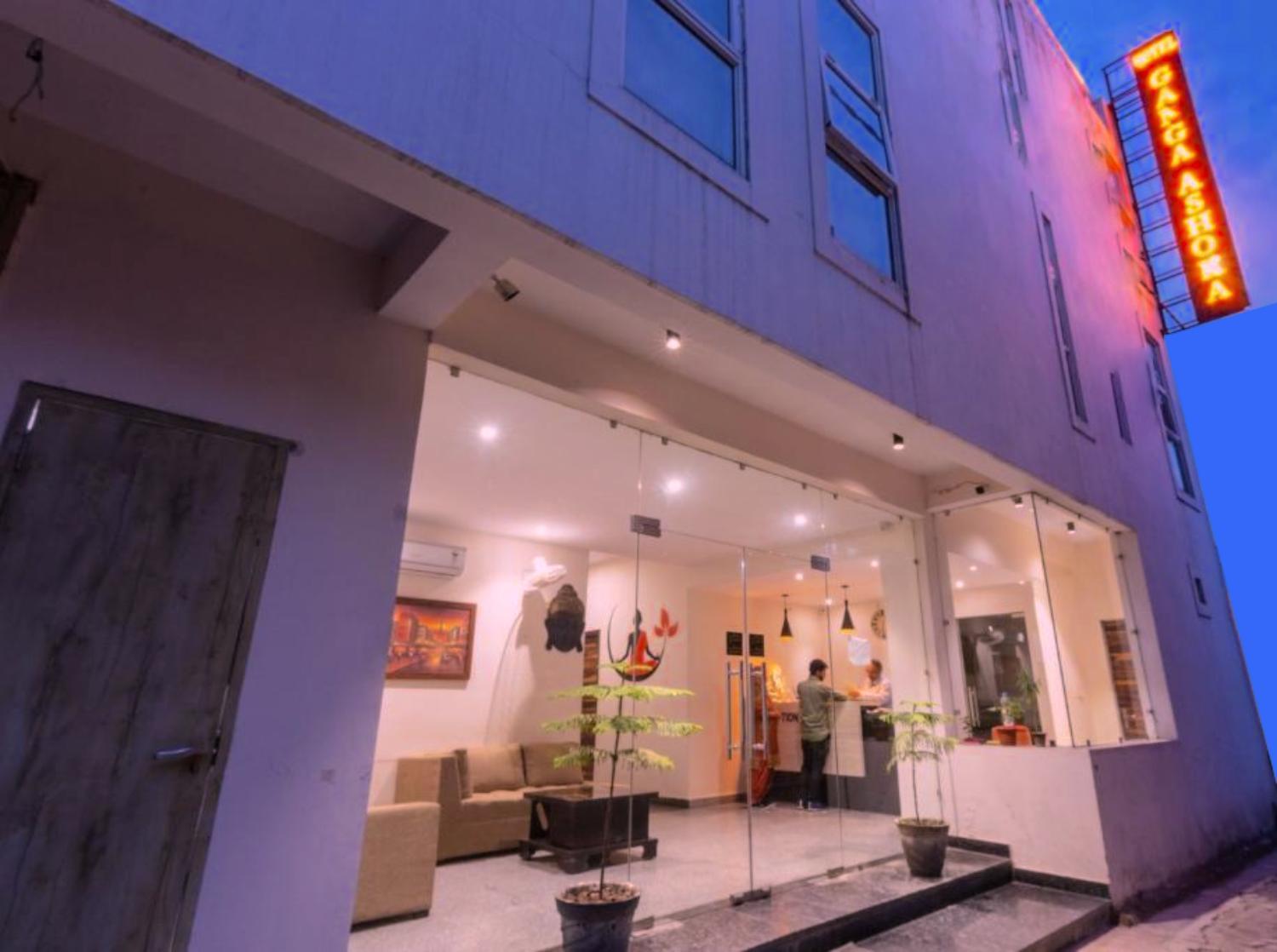 Ganga Ashoka Hotel Risikés Kültér fotó
